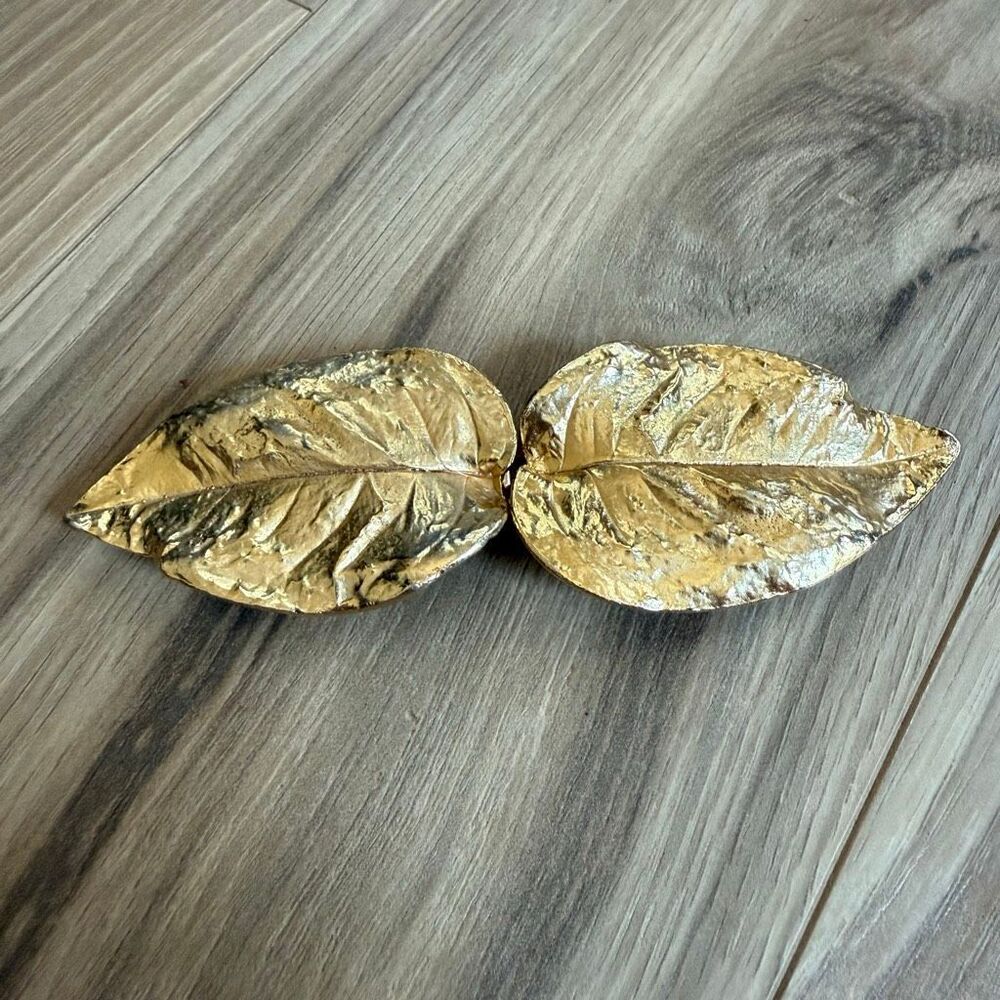 Vintage 1981 Mimi Di N Women's Gold Tone Textured Leaf Belt Buckle